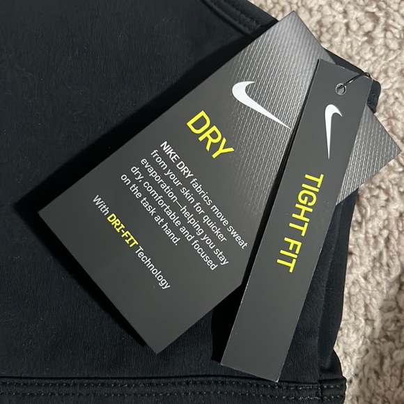 Nike Dri-Fit Womens Sports Bra Tight Fit Criss Cross - Picture 4 of 5